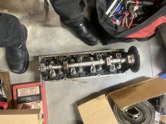 Ford 4 Cyl Head 8 Spark Plugs