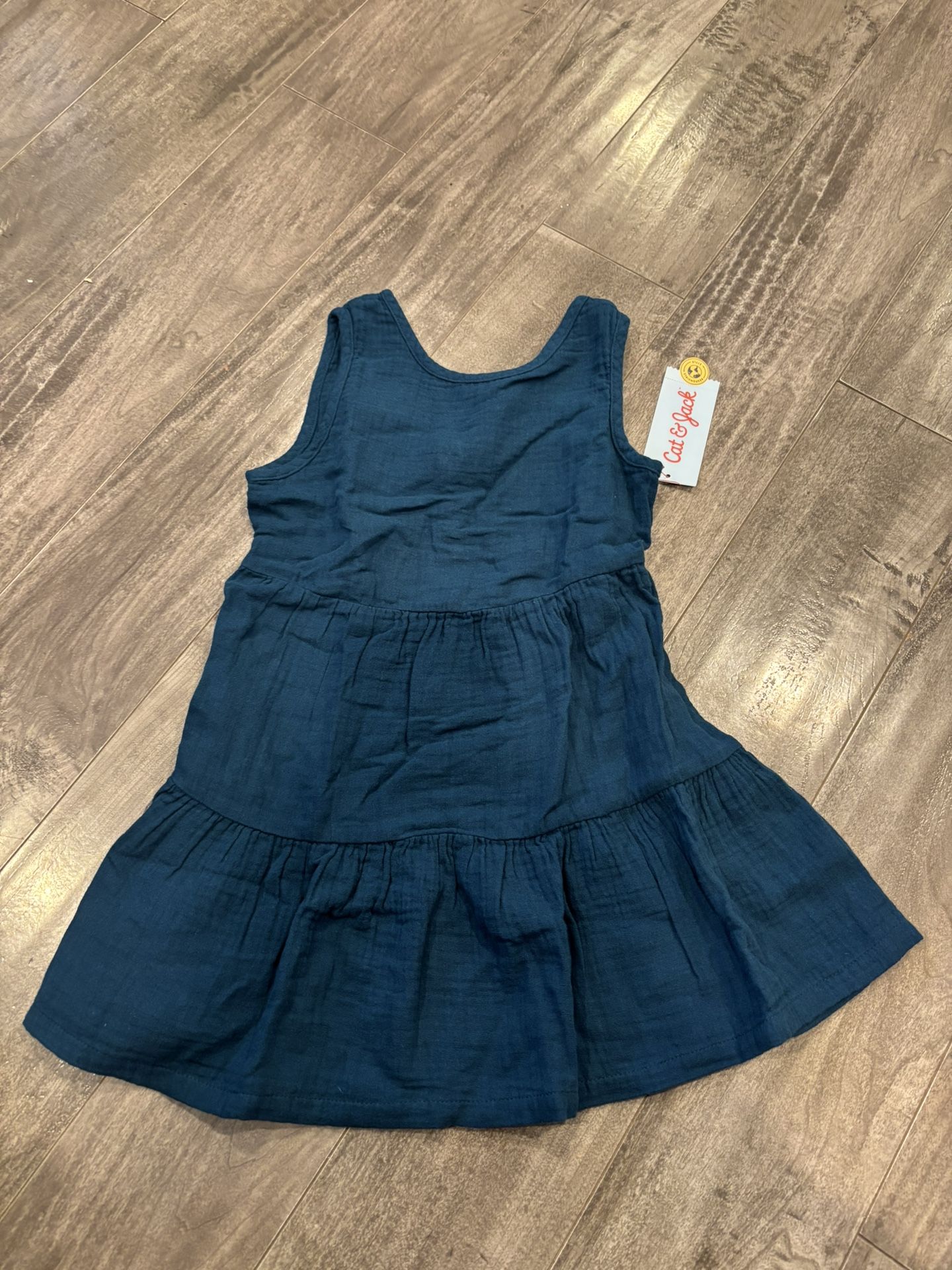 New Girls Dresses Sizes 3&4T For Matching 