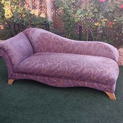 Antique Style Fainting Couch