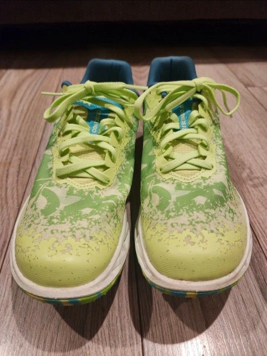 Green Hoka XC Spikes Size 8.5