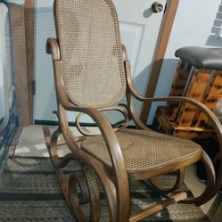 Vintage Rocking Chair! Excellent Shape!