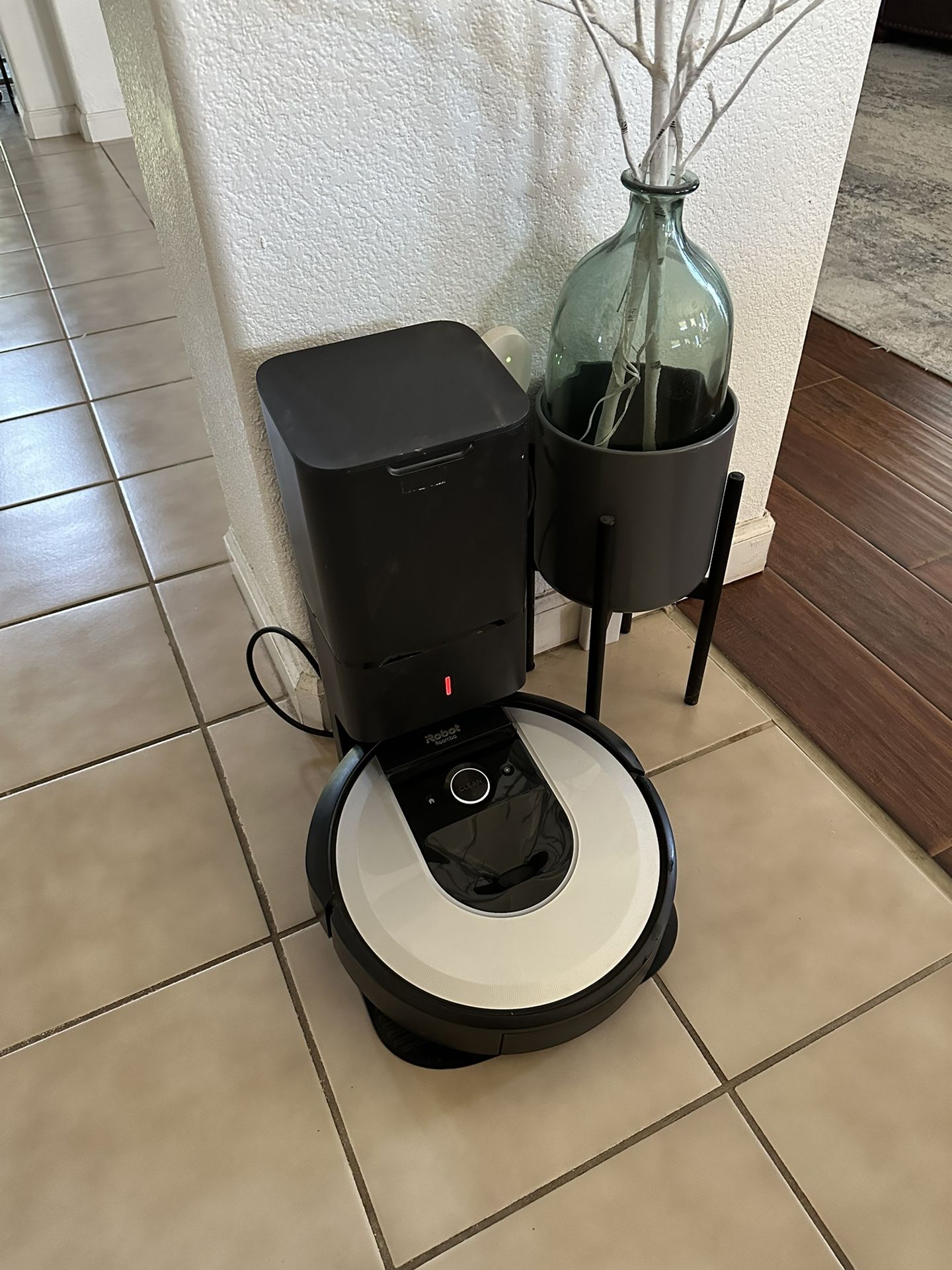 Roomba i6+ w/Auto-Empty Dock