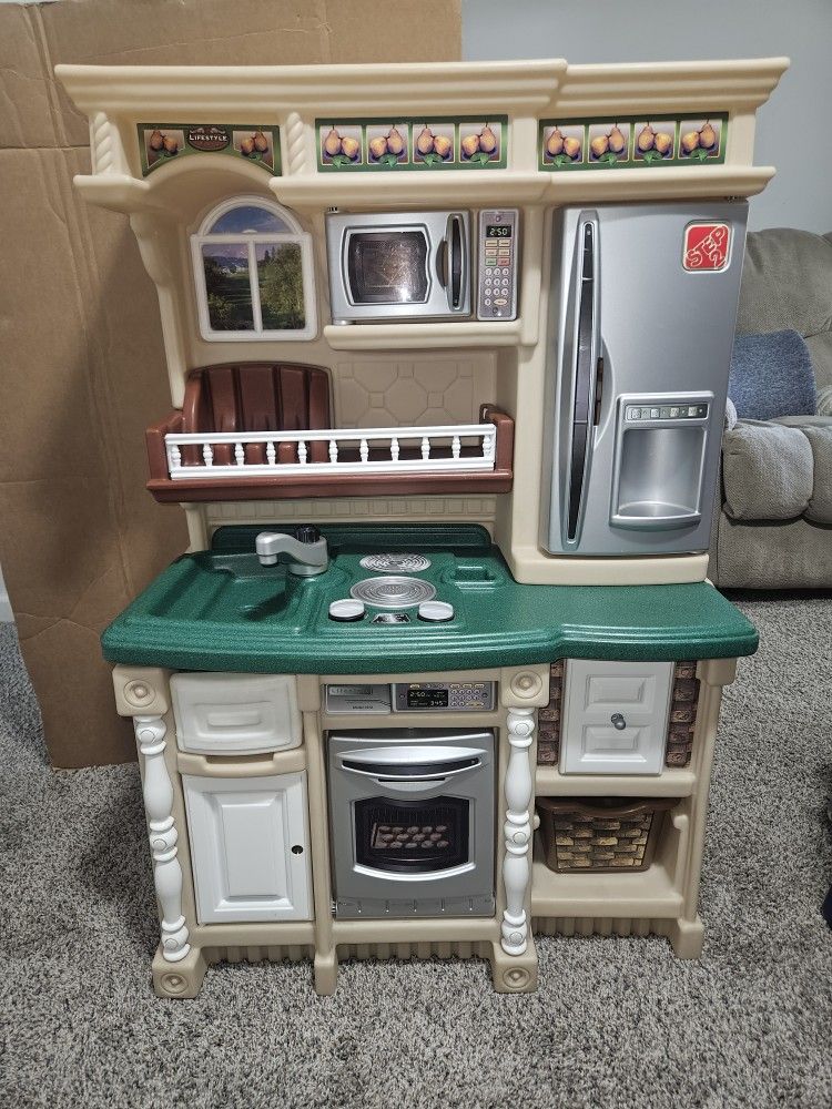 Step 2 Play Kitchen With Food & Dishes