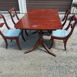 Free delivery - Kitchen Table with 4 chairs and leaf