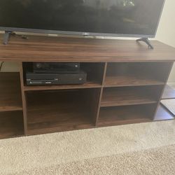 New Wooden  T.v Stand.. Excellent condition   .... t.v stand size 45.5 inch long, 17.5 inches widths and  17.5 inches height . 