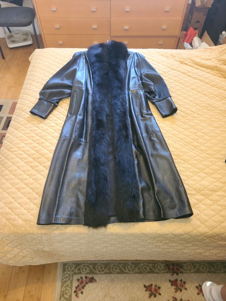 Designer Leather Full Length Coat With Real Fox Fur