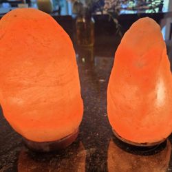 2 Himalayan Salt Lamps