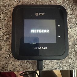 AT&T Netgear Nighthawk Hotspot  Wi-Fi New 