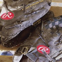 2 Rawlings Baseball Mits