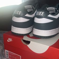 Nike Dunks Forest Green Size 11