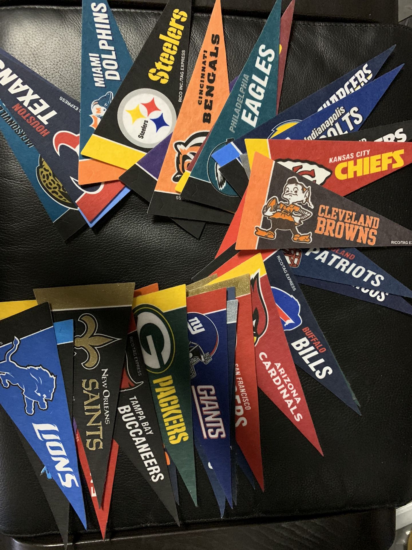 Lot Of 4 NFL AFC South Football Teams 8.75.” Mini Pennants 4” Rico