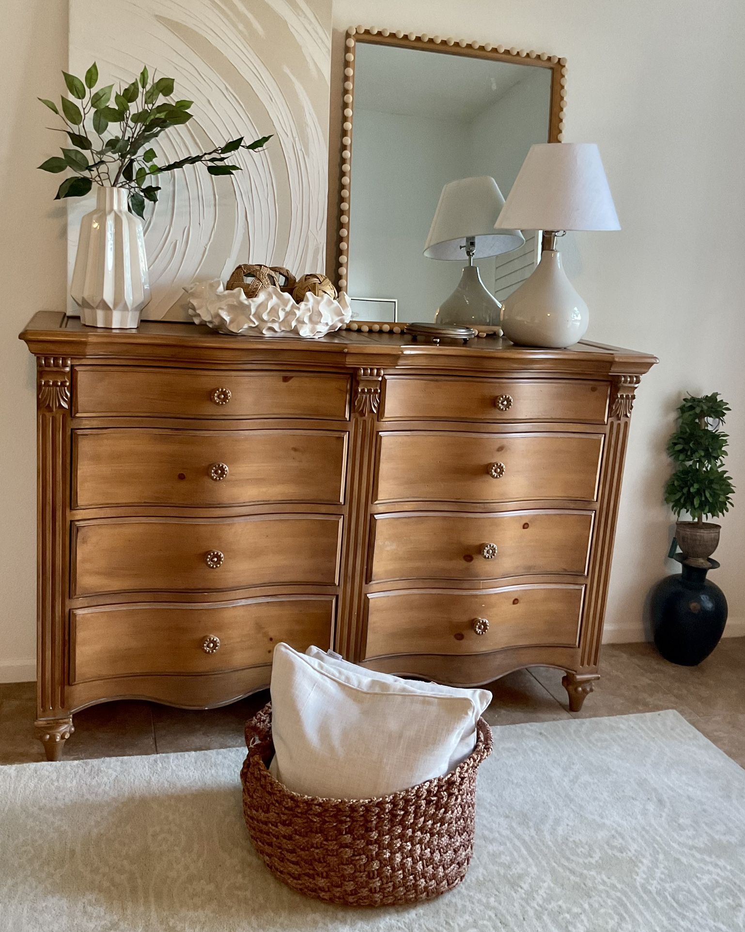 Beautiful Natural Wood Color Dresser & Matching Side Table 👇🏼