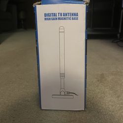 Brand new digital TV antenna. Pick up local channels in HD. Easy setup.  Pickup or dropoff available.