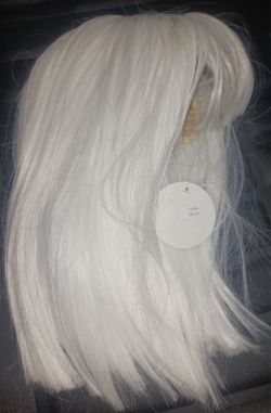 White bob wig w/ bangs