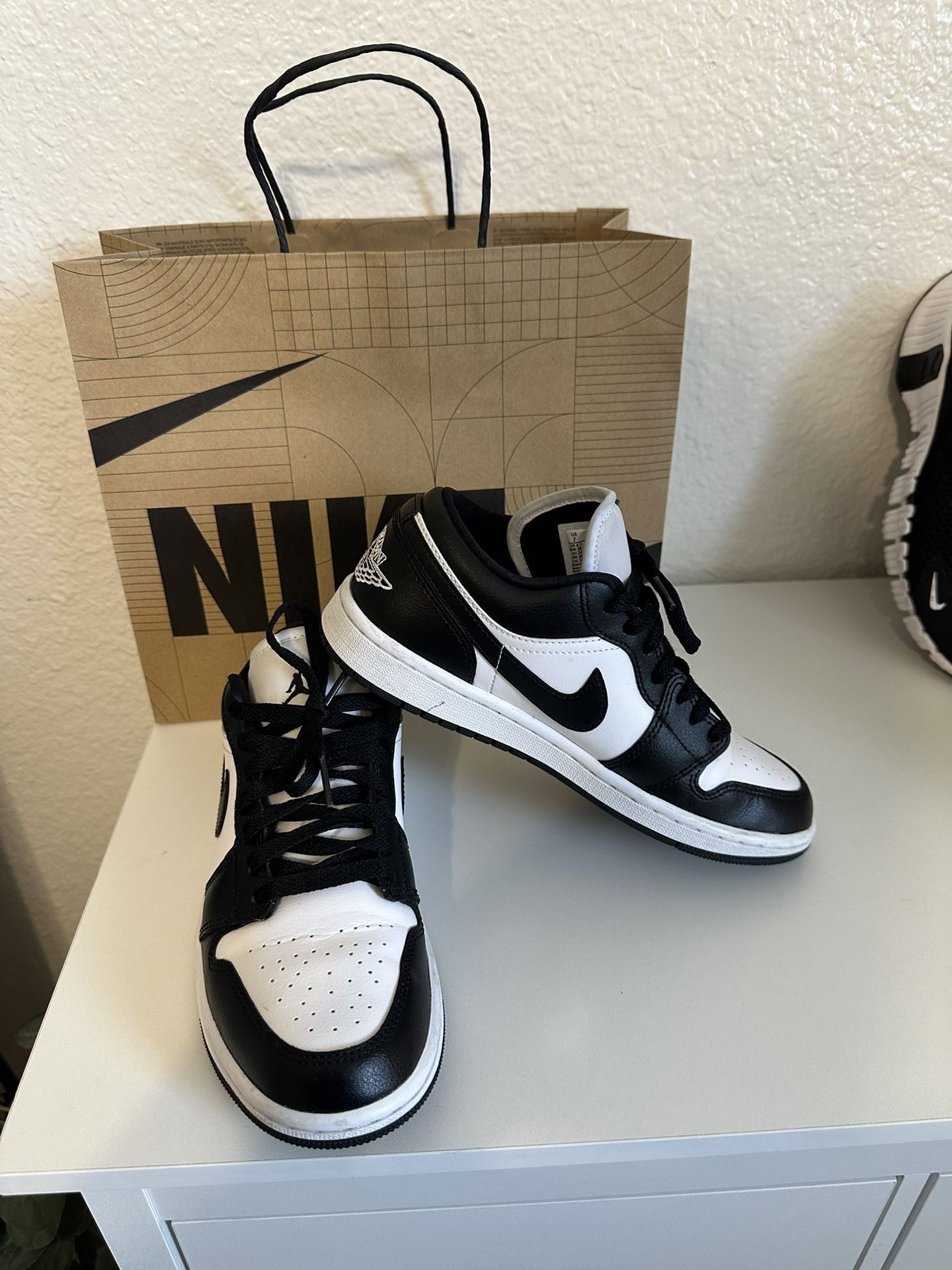 Nike Air Jordan Low 1