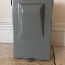 EATON DPU222R 60A 2-POLE NON-FUSED PULLOUT DISCONNECT – SURFACE MOUNT – 120/240V