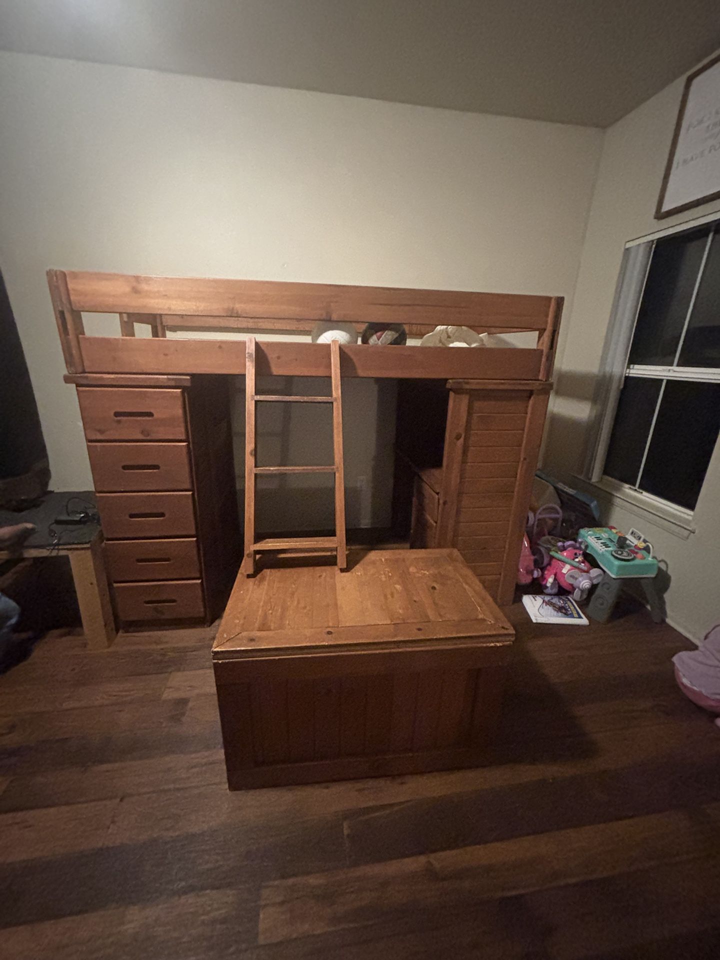 Twin loft bed