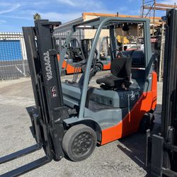 Toyota Forklift 4000 Lbs 2 Stage 
