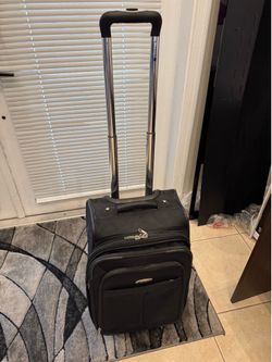 Delsey Carry On Suitcase 22”