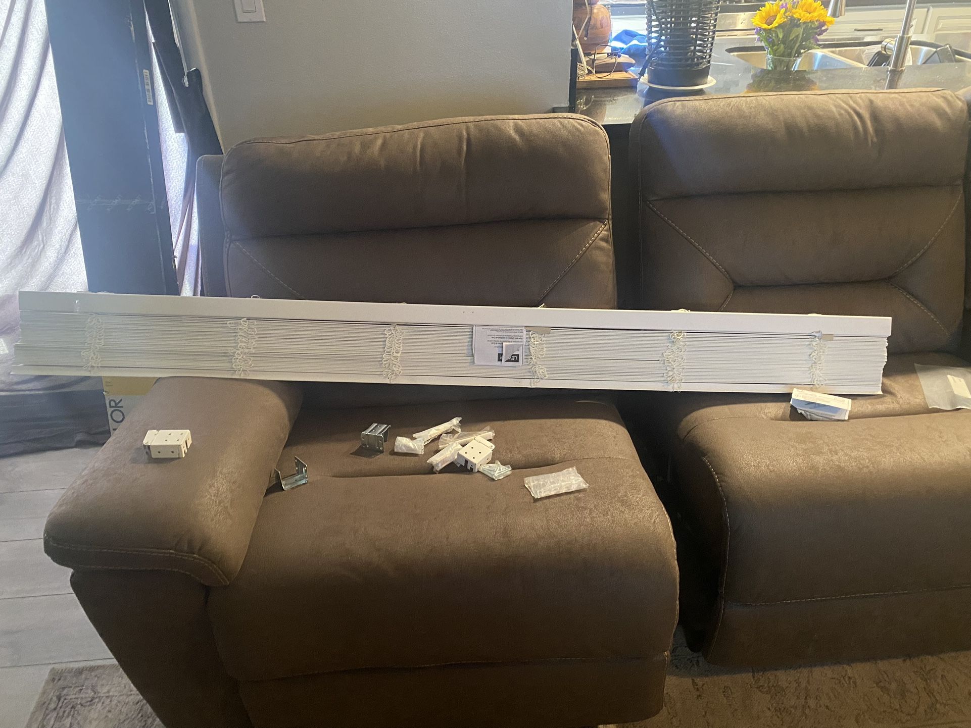 Levalor 72x64 Blinds New Just Missing The Open And Close Stick
