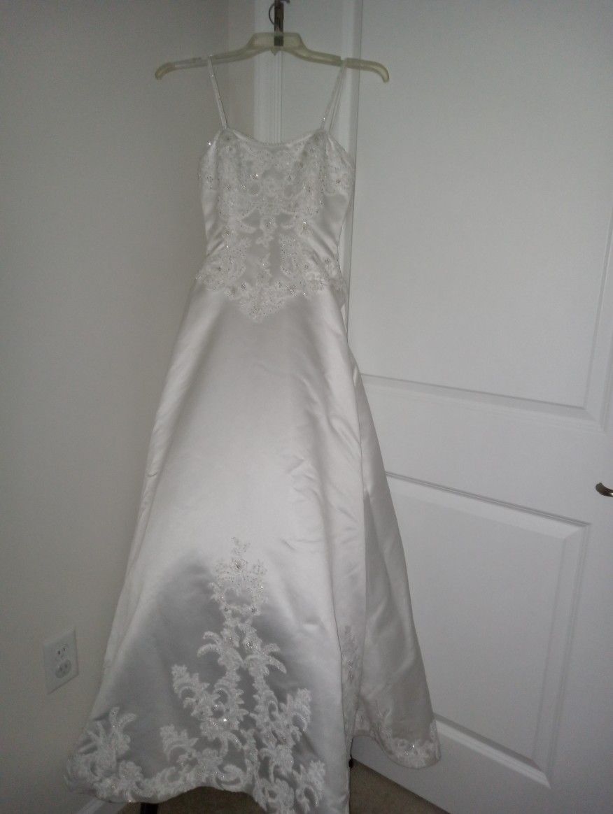 Demetrios White Maxi Gowns Wedding Dress Size 6