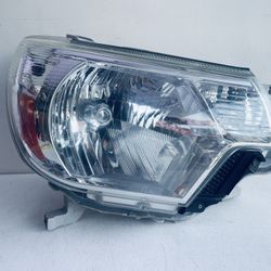 2012-2015 TOYOTA TACOMA RIGHT PASSENGER SIDE HEADLIGHT HALOGEN OEM