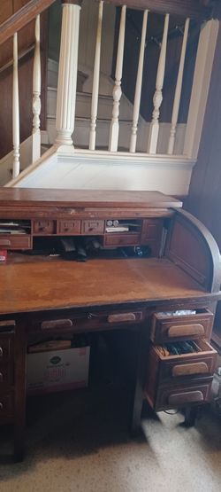 Roll top desk