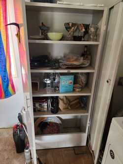 Metal cabinet