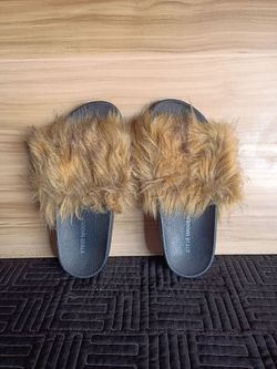 Steve Madden Fuzzy Fur Slides Sandals Women's Size 7