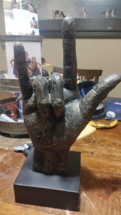 Sign language (I love you)