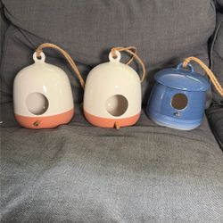 Ceramic Birdfeeder/bird House 