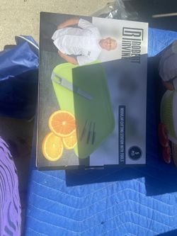 Salad Spinner And Cutting Board