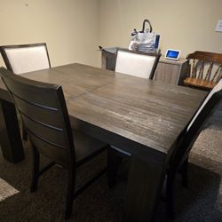 Expanding Dining Room Table With Chairs