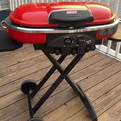 Coleman RoadTrip two -burner Portable Propane Grill excellent