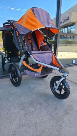 BOB Revolution jogging stroller