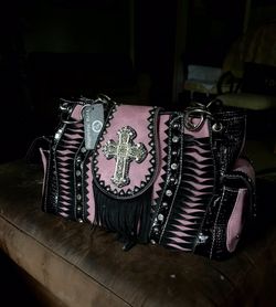 Pink And Black Vera Handbag 