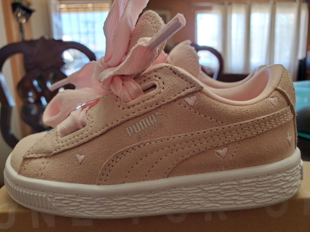 Toddler Girl Pumas