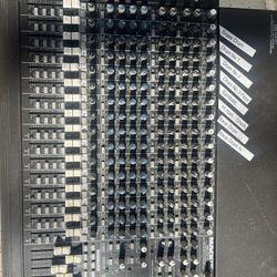 Mackie 1604-VLZ Pro 16-Channel Mic / Line Mixer