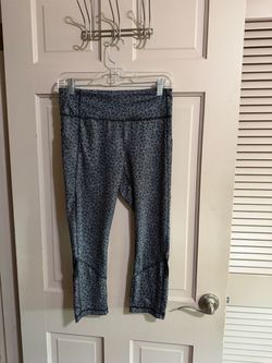 Women’s Lululemon 3/4 Athletic Leggings Size 6 Small Black Pattern