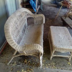 Wicker Patio Bench and Table seat Sofa - Shabby Chic Yard Furniture 