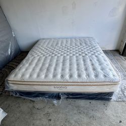 Saatva Classic King Mattress -Delivery Available 