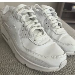 Nike Air Max size 5.5y Shipping or local pick up