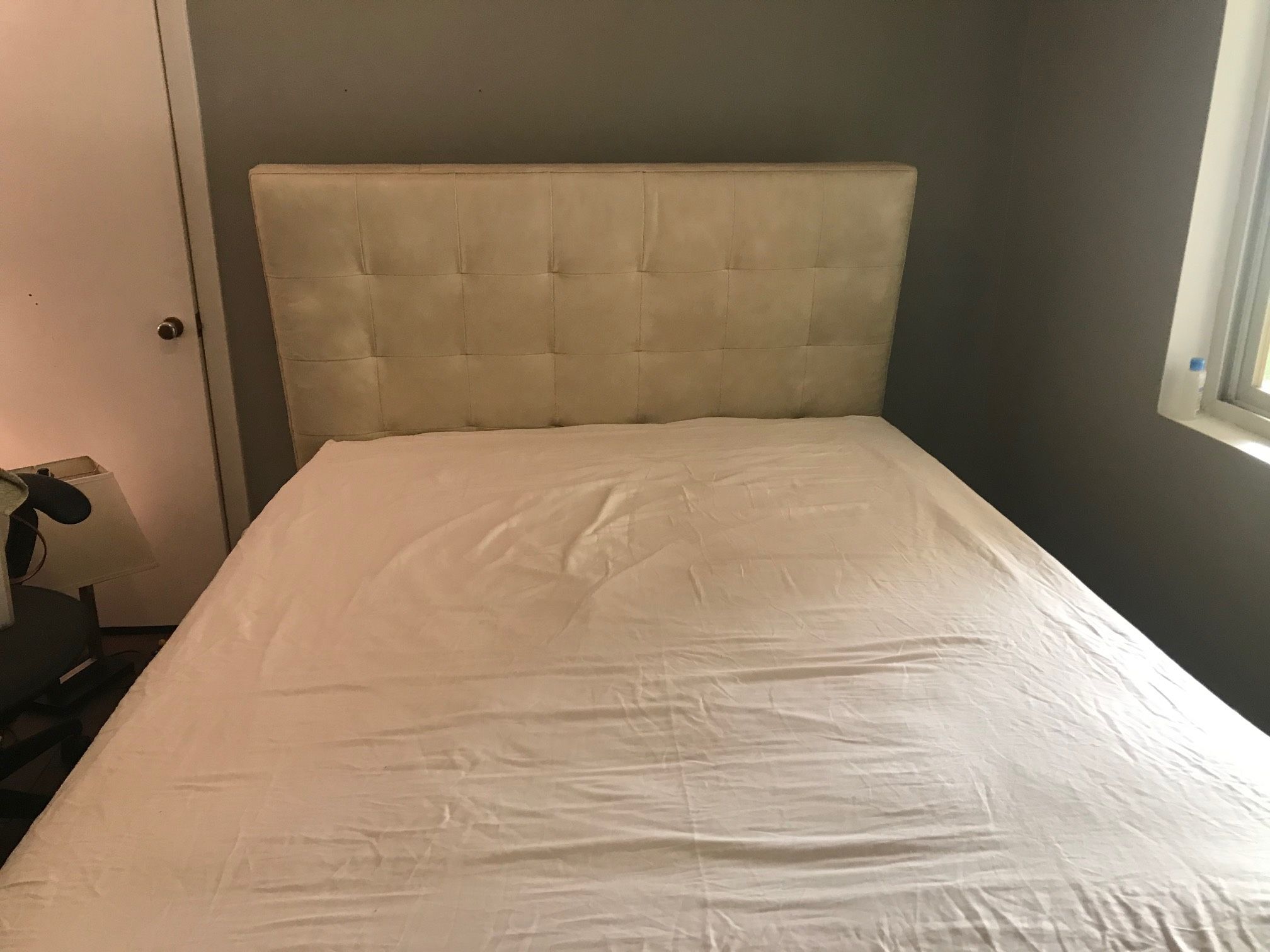 Mitchell gold & Bob Williams Storage Queen bed Frame + Queen Duxiana Mattress
