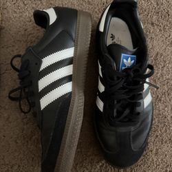 Sambas size 5.5