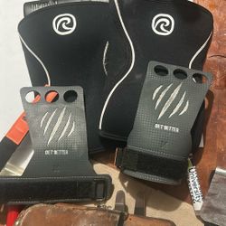 Bear Komplex Gloves And Knee Pads