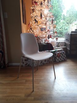 $20 soft pink chair