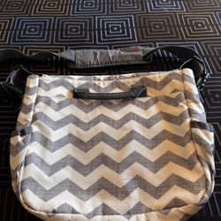 LOOK AT ME HOW PRETTY AND ELEGANT  I  AM  (good brand)