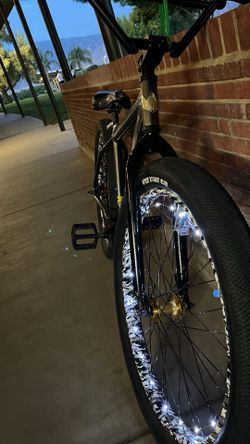 Throne Goon Xl 27.5