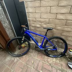 Cannondale Mountain Bike