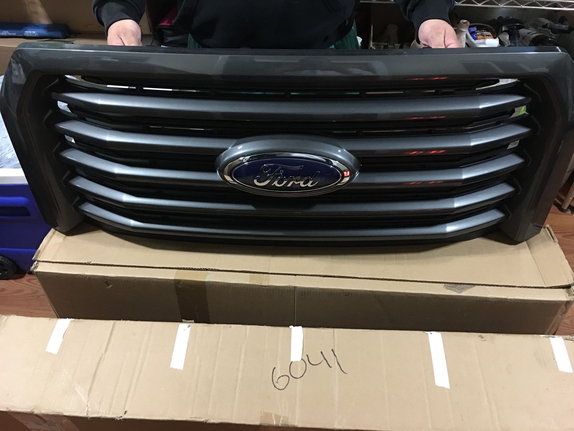 Ford F150 (oem Grille)